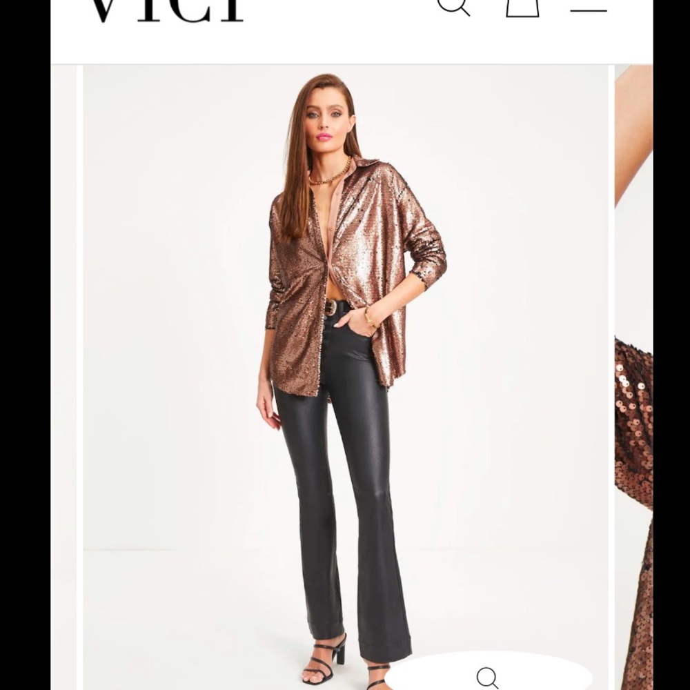 Vici Dream Girl button down top